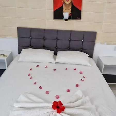 Hotel Forties 3*