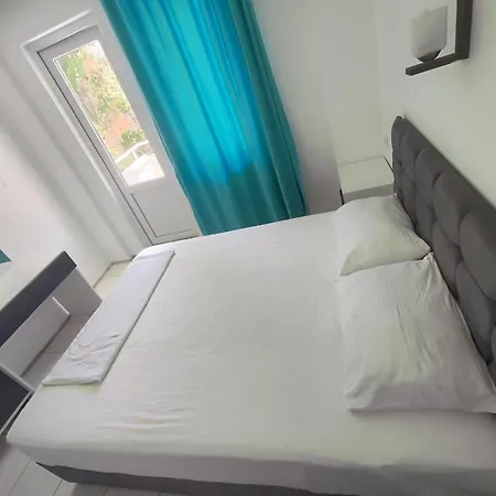 Forties Hotel 3*